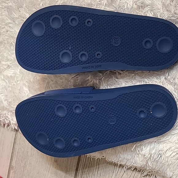 Lucky Brand Sandal, Peace Sign casual slide. Brand new. - Picture 2 of 11